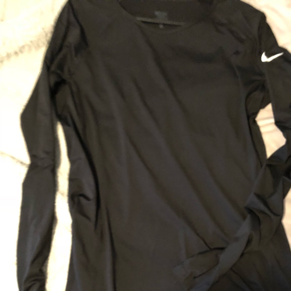 Nike dry fit long sleeve shirt w thumb holes